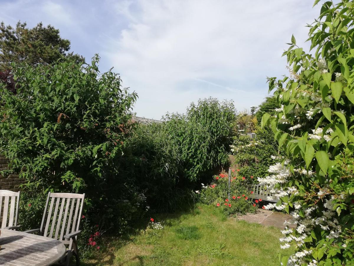Cottage Egmond-Binnen Met Besloten Tuin Bagian luar foto